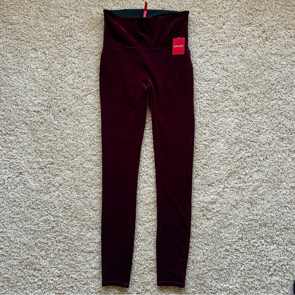 Spanx Velvet Legging in Color Rich Burgundy‎ Size Medium